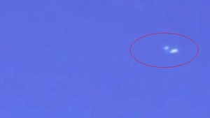 VIDEO Oaspeti de departe la nunta regala! Un OZN a aparut pe cerul Londrei