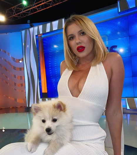 Emily Burghelea, dezmăț total pe litoral! Fosta asistentă de la Acces Direct a petrecut până dimineața, într-un club de fițe