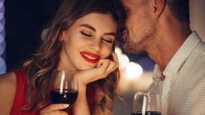 O femeie a fost forțată să se izoleze cu tipul cu care s-a întâlnit de pe Tinder, după ce au fost testați pozitiv la COVID-19