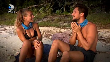 Doi concurenți de la Survivor au dat frâu liber sentimentelor. Andrei și Karina, sărut pasional în fața camerelor de filmat
