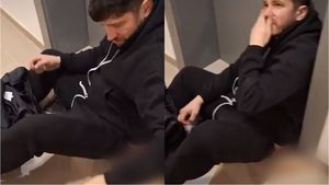 Avem imaginile! Dovada că fostul fotbalist Cristi Tănase a fost victima unei agresiuni înainte de a fi filmat aproape leșinat în scara blocului