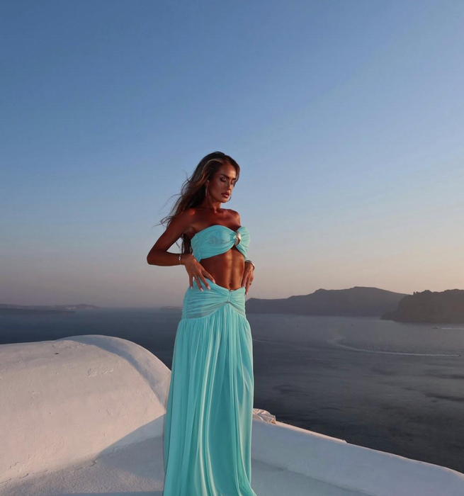 Diana Munteanu a dat România pe Santorini. Imagini spectaculoase din escapada în Grecia