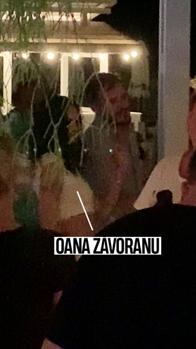 Oana Zăvoranu s-a distrat pe litoralul românesc