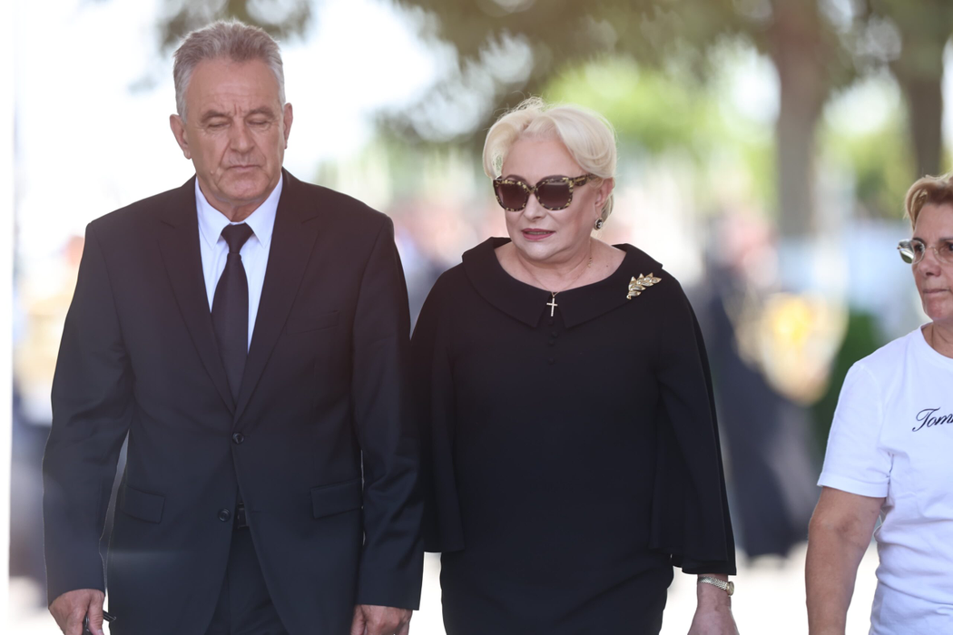 Cât a costat înmormântarea lui Ion Iliescu? 7.000 euro dintr-un foc doar pe sicriu și dric