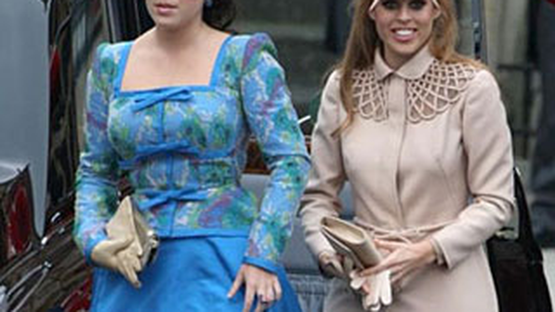 Le mai stii pe verisoarele-sorcova ale printilor William si Harry? Vezi aici cu ce-au reusit sa mai socheze Beatrice si Eugenie!