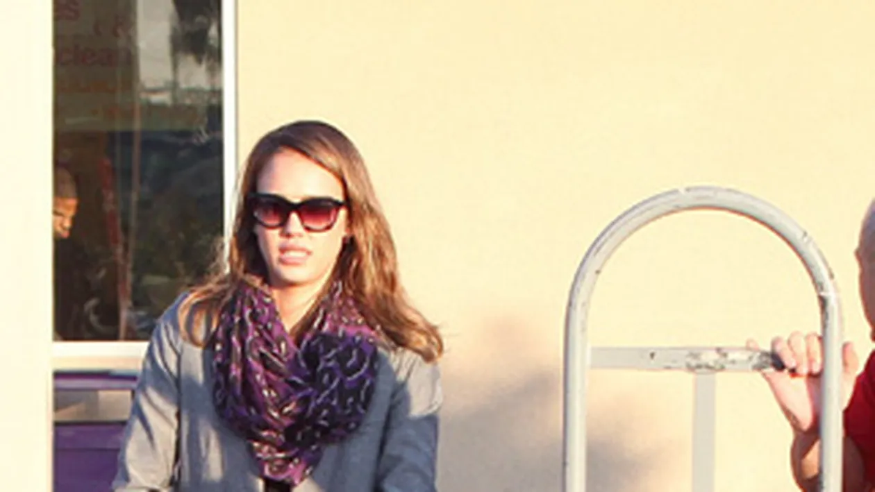 Uite ce-i aduce Mosul fetitei lui Jessica Alba!