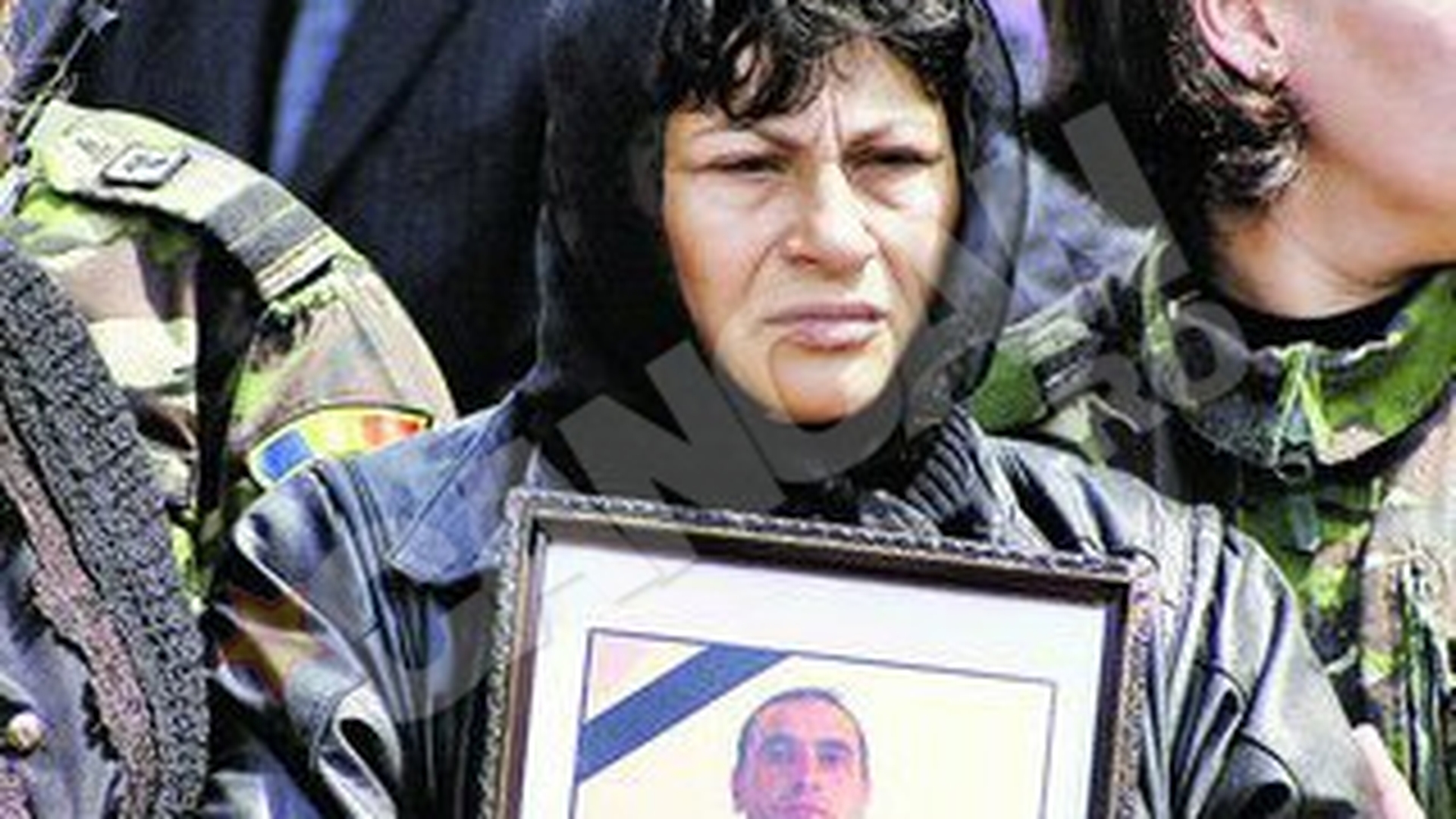 "De ce o angajeaza pe nora mea in armata? Nu merita!"