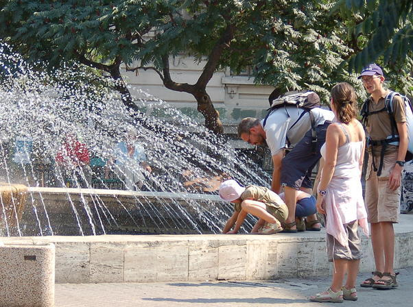 Iniţiativa Apa Nova pentru bucureşteni în zilele de caniculă