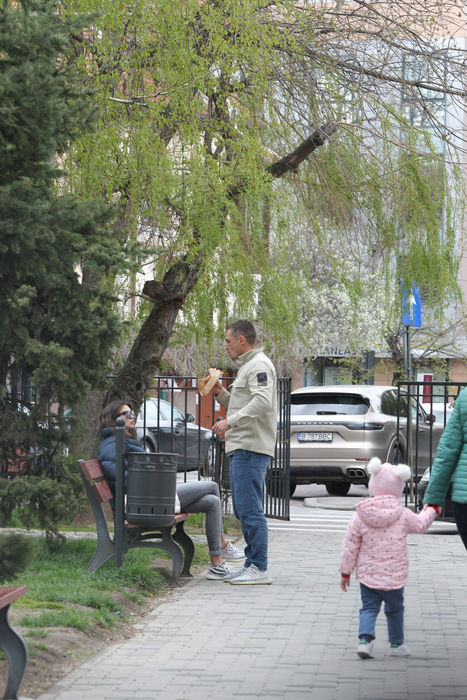 Vladimir Drăghia, în parc cu familia