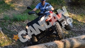 Fiul patronului Aldis, pasionat de sporturile extreme Doru Naghi conduce masina pe calea ferata!