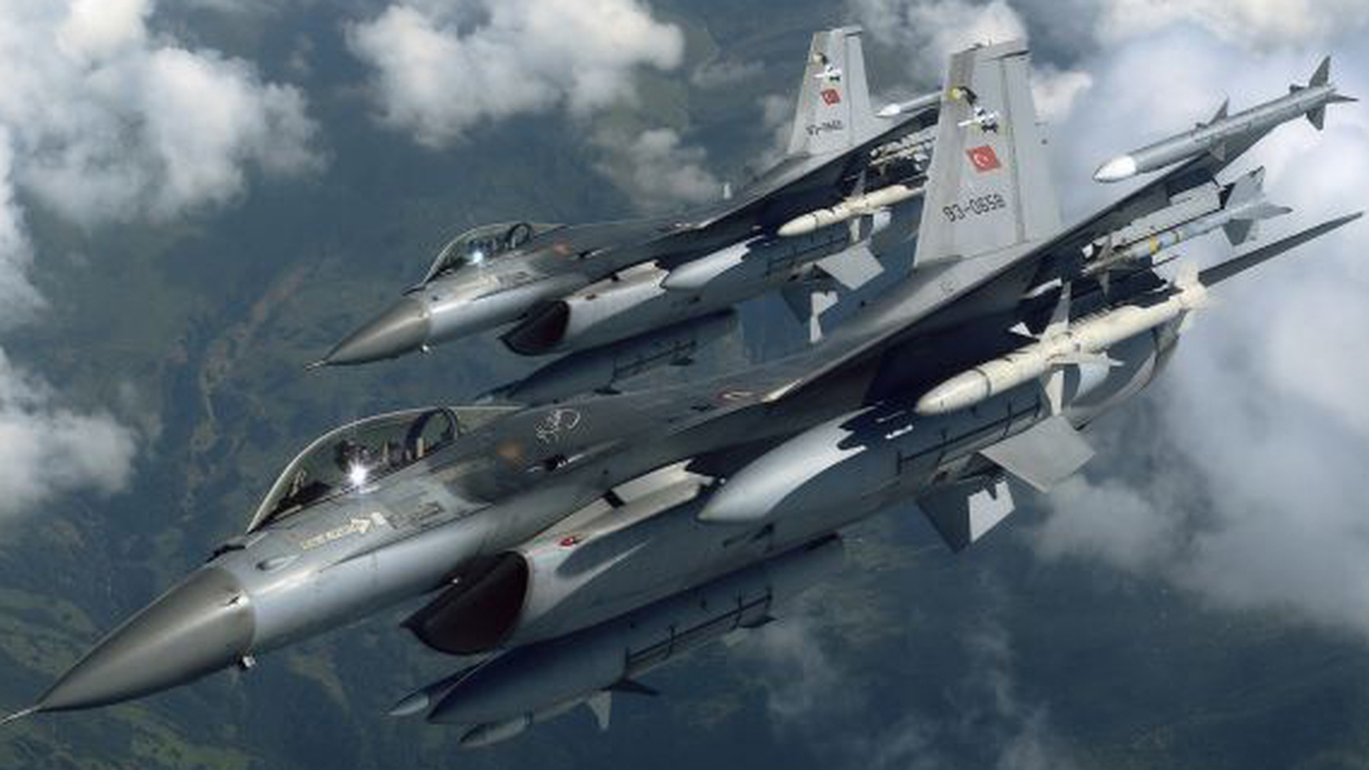 Marinari romani atacati cu RACHETE de catre armata! Unul dintre ei a murit pe loc in urma bombardamentului