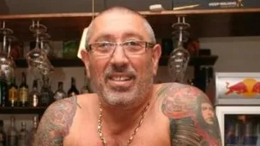 Iata-l in actiune pe ultimul reprezentant in viata al regimului Ceausescu. Serghei Niculescu Mizil si-a distrat prietenii la mall