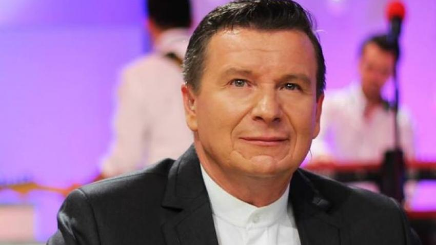 Imagini demențiale cu Aurel Tămaș & bunicuța-virală de pe YouTube. S-au filmat în timp ce îi făceau salată boeuf lui Marius Niță