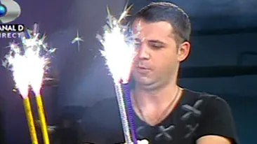 VIDEO Madalin Ionescu isi ia 'La revedere' in stil mare! Uite cum a sarbatorit ultima editie a emisiunii Drept la Tinta