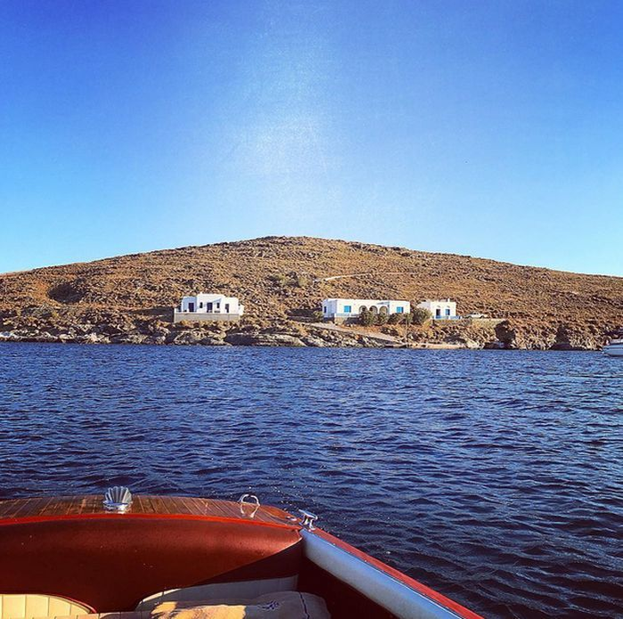 MĂDĂLINA GHENEA arată impecabil la trei luni după ce a născut! Cum arată vedeta în costum de baie