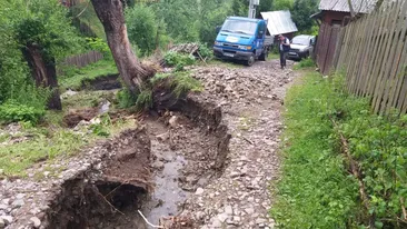 Panică în Bacău! Inundațiile au măturat totul în cale. FOTO