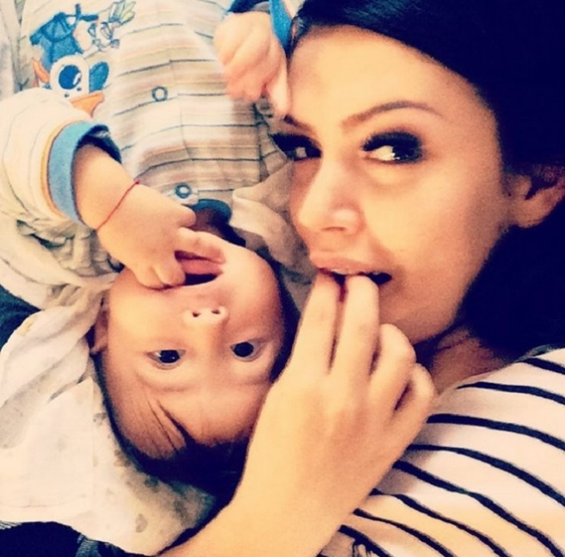 Imaginea anului! Cristi Mitrea, cu fiul său în braţe în parc! Ce spune Andreea Mantea despre relaţia cu luptătorul şi băieţelul lor