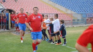 A MURIT un mare fotbalist român. A făcut infarct la 40 de ani!