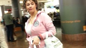 Ana Maria Prodan da semne ca ar fi insarcinata cu o fetita! A inceput sa poarte mai din ce in ce mai des haine de culoare roz!