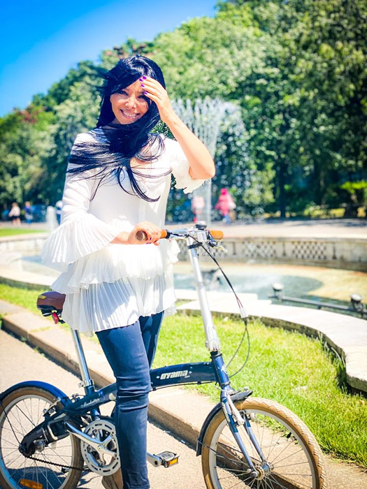 Primul job în televiziune pentru Corina Caragea a fost la “Surprize, Surprize”, dar a demisionat după 3 luni. Ce i-a spus Andreea Marin, fosta ei șefă, înainte să plece