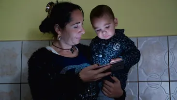 Cel mai mic dintre copiii despărțiti de părinți la granița dintre SUA și Mexic este un român. Povestea lui Constantin Mutu