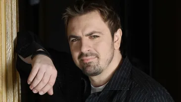 Horia Brenciu transpira pe langa cea mai mare din fetele familiei. Concentrat sau...putin bolnav?