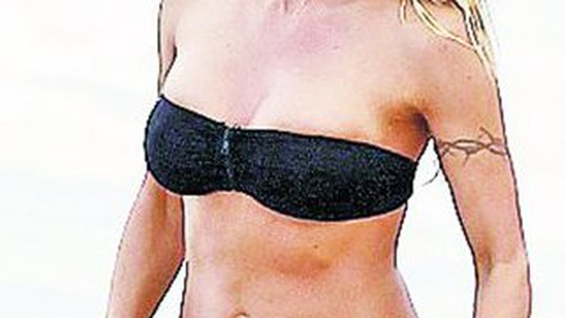 Pamela Anderson poate relua oricand rolul din "Baywatch". Trup fara cusur, la 44 de ani
