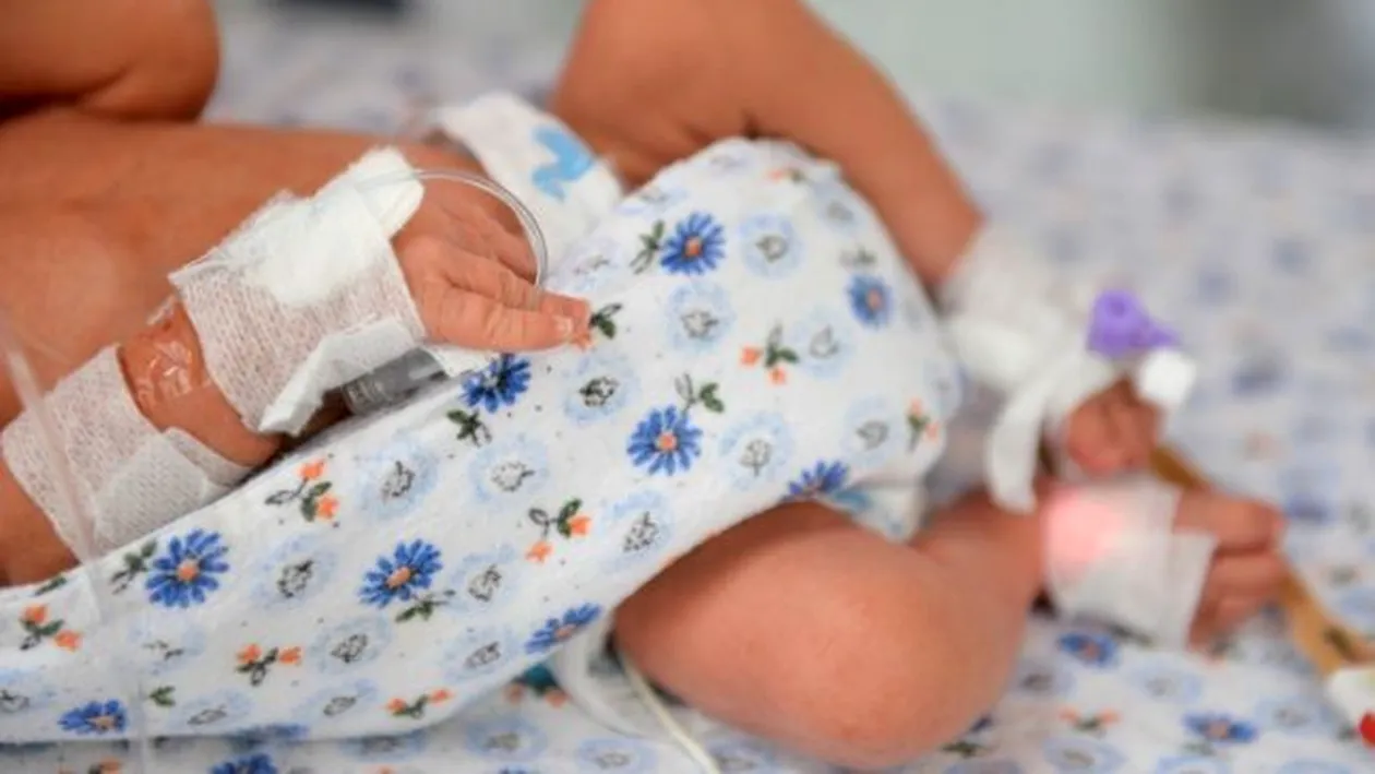 Moarte suspectă la Brăila. Un bebeluș de 4 luni fără probleme medicale cunoscute, găsit mort