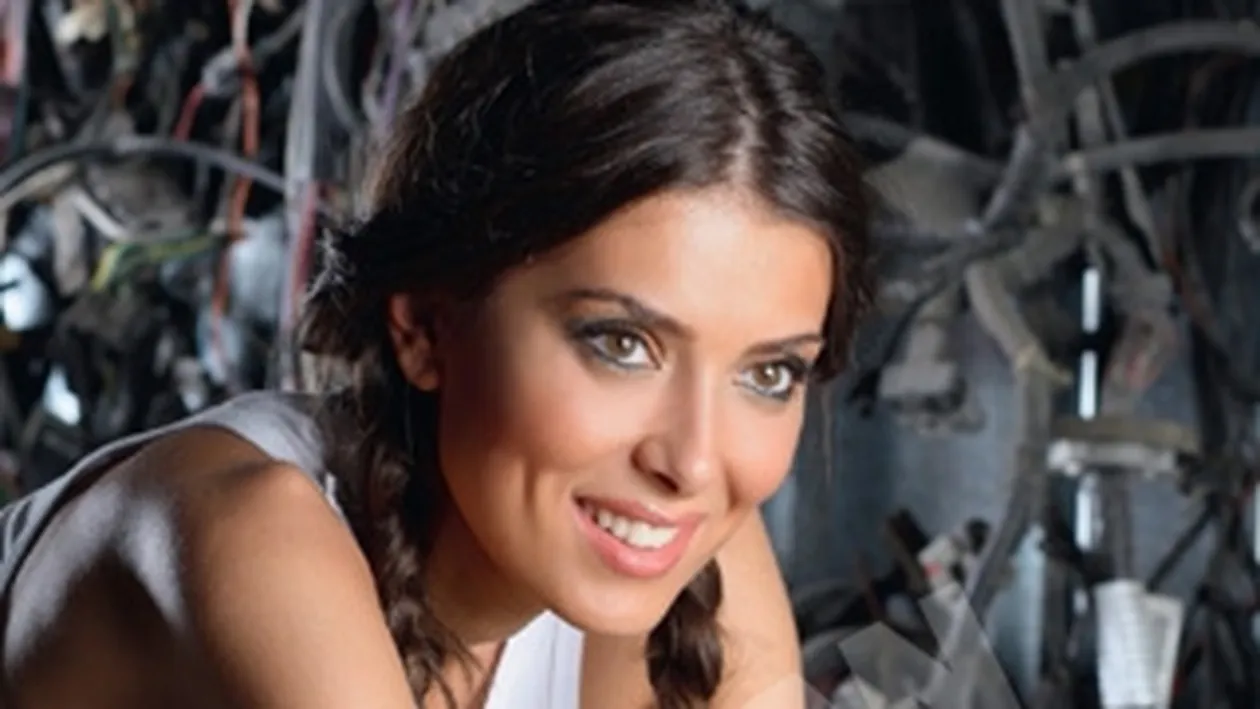 Confesiunile celei mai frumoase stiriste: Iubesc Manchester, Ferguson este idolul meu