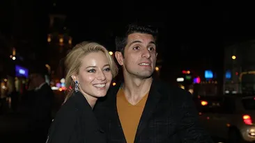 LAURA COSOI, însărcinată! Ce fotografii a postat blonda pe Facebook: ’’Vine bebele?’’