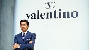 Italienii îi aduc un ultim omagiu lui Valentino Garavani. Coadă la capela unde a fost depus trupul creatorului de modă