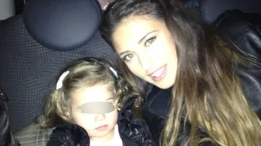 Antonia e din nou alaturi de fetita ei! A luat-o si la concert! Vezi imagini exclusive cu Maya in bratele mamei sale!