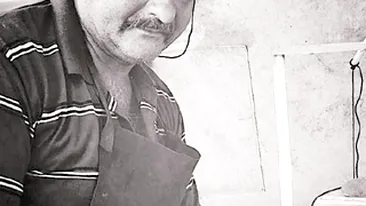 Gheorghe Bloj, din Nucsoara, Arges, este creatorul de palose - o meserie pe moarte! Ultimul fierar medieval