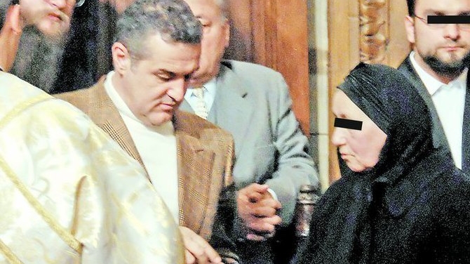 Gigi Becali, bagat in sedinta in familie. Mustrat de mama pentru injuraturile adresate lui Craciunescu