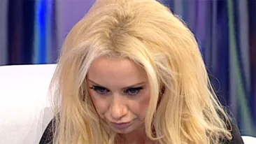 Clipe de COSMAR pentru Simona Trasca: Imi vine sa ma dau cu capul de pereti. Ce a patit blonda