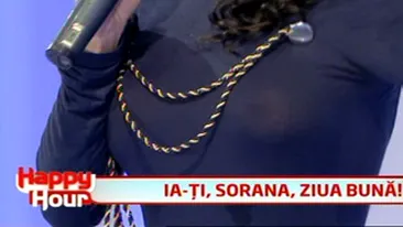 Asa se imbraca o femeie abia maritata? Sorana, ex- ASIA, in rochie transparenta, cu sfarcurile la vedere! Vezi cum a venit in miezul zilei la TV!