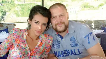 Fiica unei celebre soliste de noi a invatat de la mama ei cum sa-si tina barbatul aproape: “Daca e tampit si...”