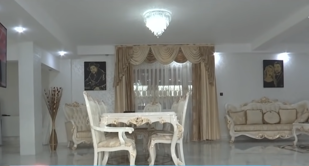 Cum arată palatul lui Tzancă Uraganul, manelistul devenit celebru după ce a circulat cu un Rolls-Royce fără asigurare. FOTO