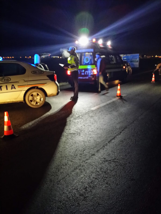 Un bărbat din Timiș, cascador fără voia sa! A călcat accelerația prea tare și a ajuns cu mașina într-un șanț