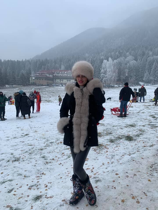 Lavinia a divorțat în secret, la notar, după ce s-a tunat din cap până-n picioare