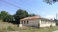 Şcoală ca în filmele de groază, într-un sat din Dolj. Clădirea nu a mai fost renovată de 60 de ani