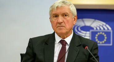 Averea lui Mircea Diaconu. A primit 6.500 de euro pe lună ca europarlamentar