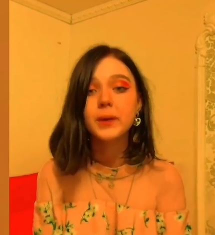 O adolescentă din Rusia care a rămas însărcinată la 13 ani şi a pretins că tatăl are 10 ani a anunţat că aşteaptă al doilea copil. Iubitul Daryei are 16 ani