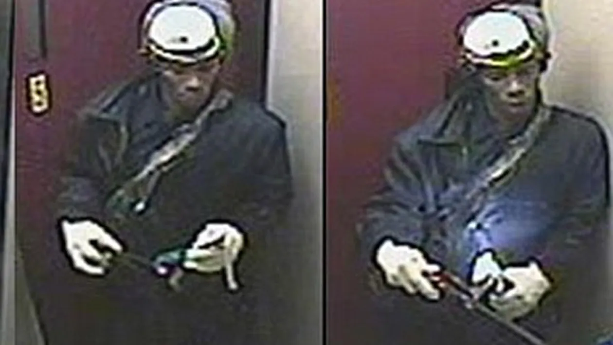 O femeie a fost arsa de vie intr-un lift din New York!