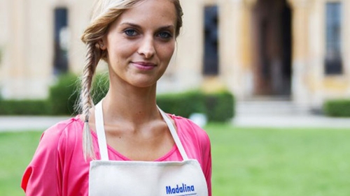 O romanca face cariera de cofetareasa! "Regina patiseriei", Madalina Pometescu a castigat in Italia Masterchef-ul cu dulciuri