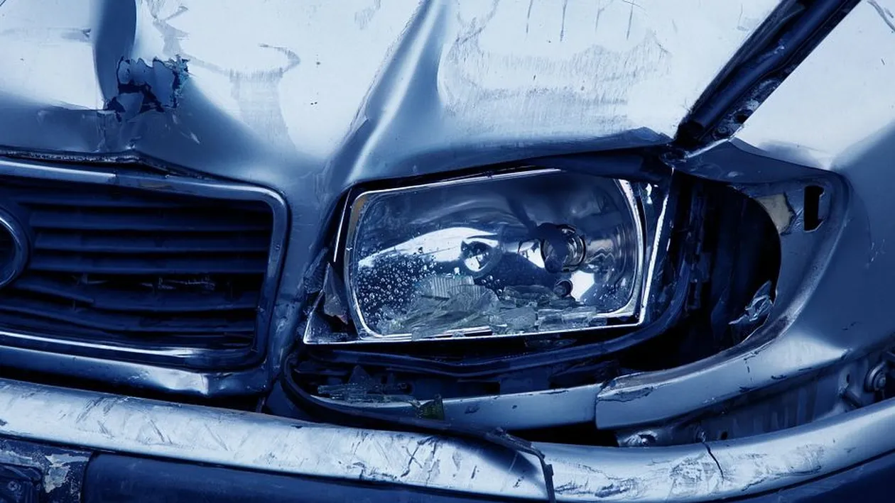 Un şofer de 30 de ani, înjunghiat de rudele unei femei pe care a accidentat-o mortal