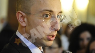 Iulian Urban, cel mai tanar senator, divorteaza