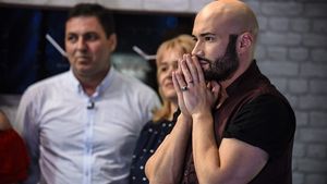 Mihai Bendeac, copleșit de emoții, ”X Factor”: ”Nu mai vreau să fiu Bănică. E înspăimântător de greu!”