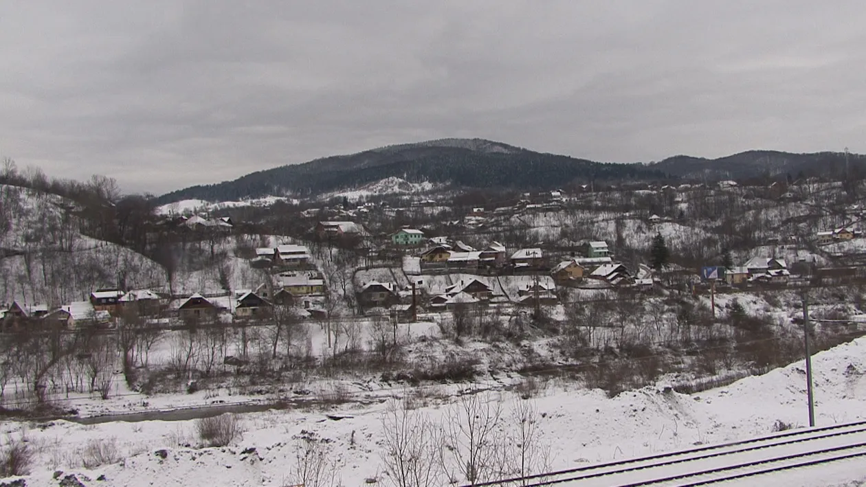 Aproape 80.000 de oameni din Prahova sunt fara curent de trei zile! Zapada a afectat retelele de inalta tensiune