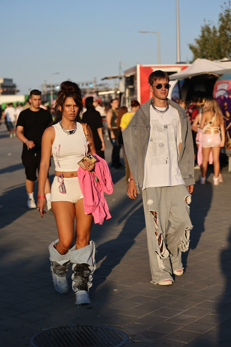 Ce ținute se poartă la Beach, Please! CANCAN.RO a făcut radiografia evenimentului de la Costinești din și dincolo de scenă! Ce ținute se poartă la Beach, Please!